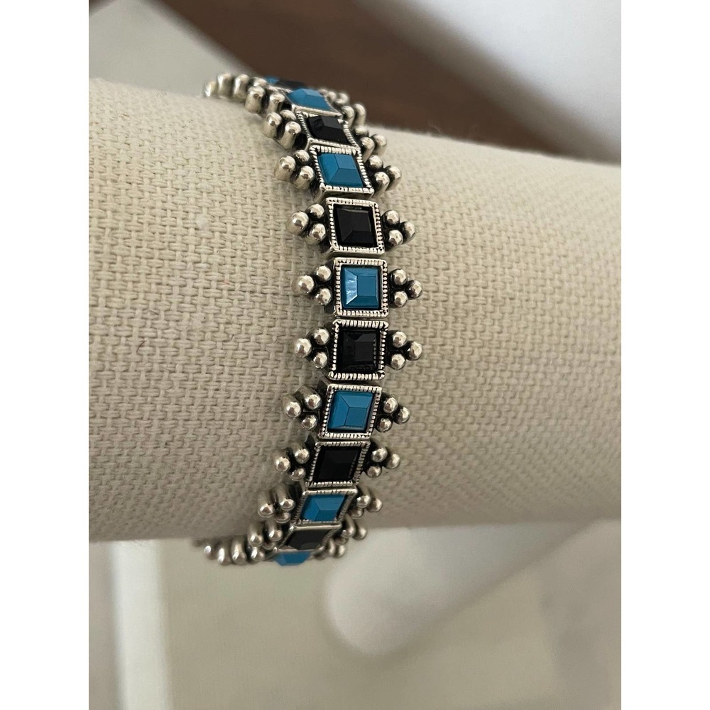 Vintage Black faux turquoise silver tone stretch bracelet - Picture 4 of 9